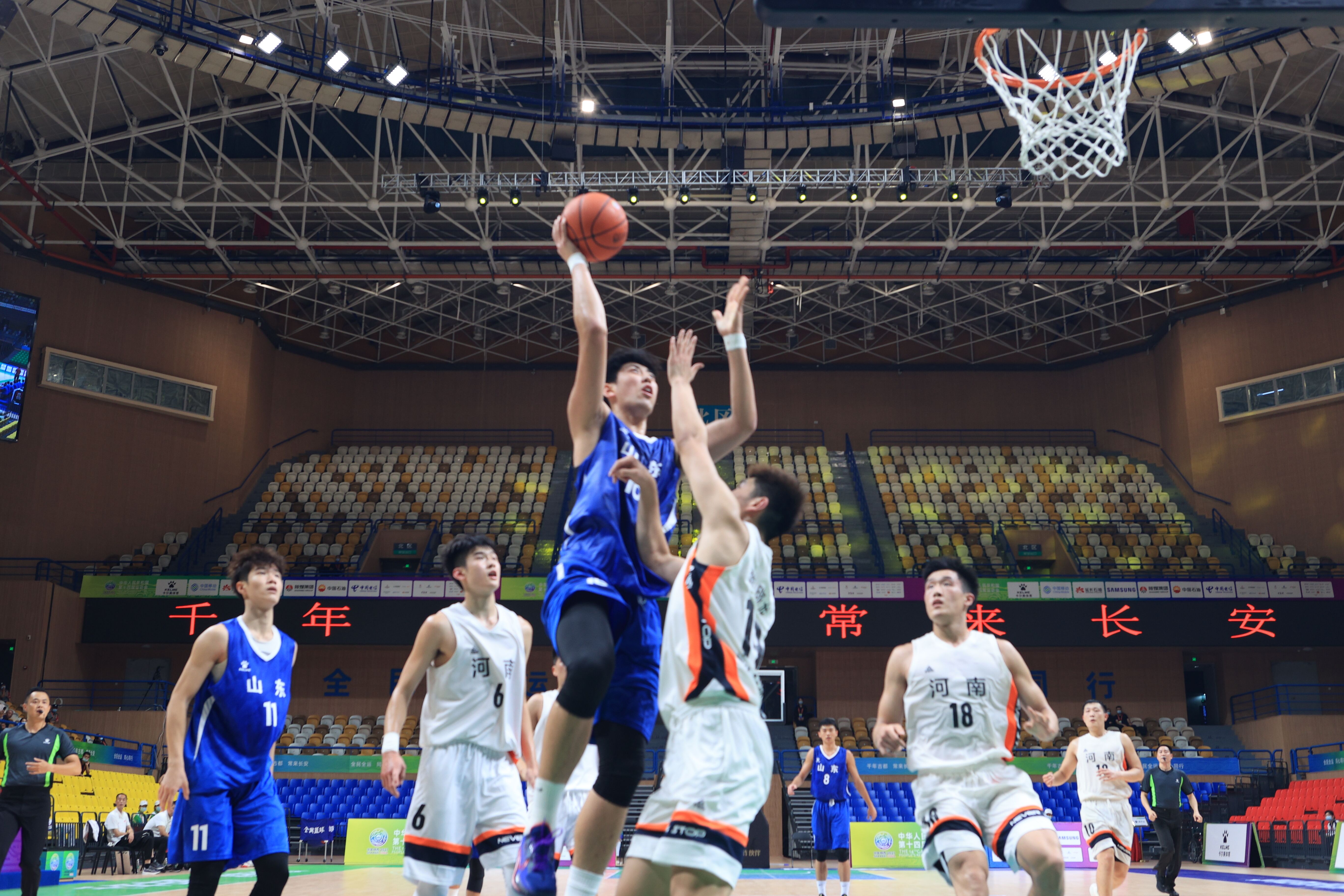 在乒乓球比 在乒乓球比